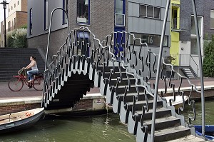 PONT DESSINE PAR GUY ROMBOUTS ET MONIKA DROSTE, JAVA EILAND, AMSTERDAM, PAYS-BAS 