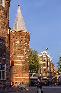 TOUR D'ENCEINTE MEDIEVALE  'DE WAAG' DE LA PORTE SAINT-ANTOINE, PLACE DE NIEUWMARKT, AMSTERDAM, PAYS-BAS 