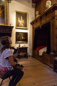 LA CHAMBRE A COUCHER DU PEINTRE, MUSEE DE LA MAISON DE REMBRANDT, JODENBREESTRAAT, VILLE D'AMSTERDAM, PAYS-BAS 