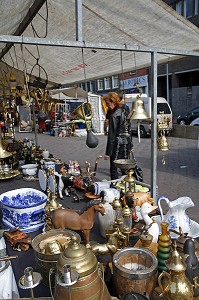 MARCHE A LA BROCANTE DE WATERLOOPLEIN 
