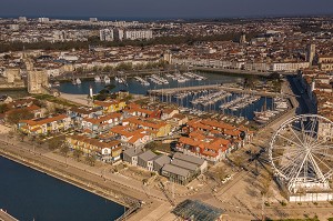 VUE AERIENNE, LA ROCHELLE, VIEUX PORT LE GABUT, (17) CHARENTE-MARITIME, NOUVELLE AQUITAINE, FRANCE 