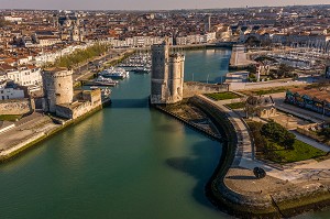 VUE AERIENNE, LA ROCHELLE, VIEUX PORT, (17) CHARENTE-MARITIME, NOUVELLE AQUITAINE, FRANCE 