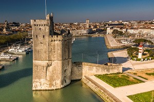 VUE AERIENNE, LA ROCHELLE, VIEUX PORT, (17) CHARENTE-MARITIME, NOUVELLE AQUITAINE, FRANCE 