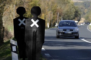 PREVENTION ROUTIERE, MARQUAGE DES VICTIMES D'ACCIDENT, DECEDEES SUR LES ROUTES DU TARN (81), FRANCE 