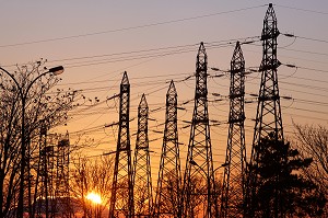 PYLONES ELECTRIQUES A TRES HAUTE TENSION EN SORTIE DE LA CENTRALE NUCLEAIRE EDF DU BUGEY, AIN (01), FRANCE 