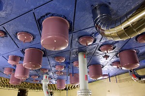 DESSOUS DE L'ANCIEN REACTEUR DE LA TRANCHE 1 DE LA CENTRALE NUCLEAIRE EDF DU BUGEY, AIN (01), FRANCE 