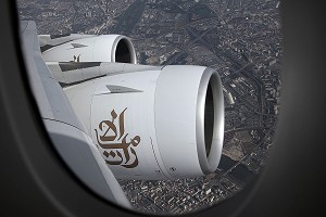 AIRBUS A380 DE LA COMPAGNIE EMIRATES EN VOL, PARIS, FRANCE 