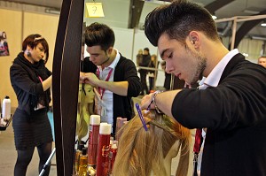 ETUDIANT EN COIFFURE, 42 EME OLYMPIADES DES METIERS EN BRETAGNE, RENNES, FRANCE 