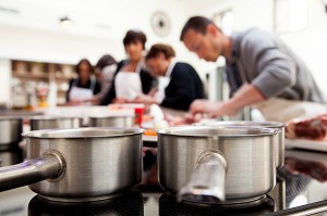 COURS DE CUISINE DISPENSE PAR LAURENT CLEMENT A L'ATELIER 11, COURS GABRIEL, CHARTRES, EURE-ET-LOIR (28), FRANCE 