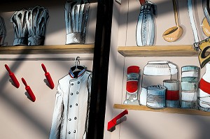 DECORATION DE L'ATELIER DE CUISINE 11, COURS GABRIEL, OU SONT DISPENSES DES COURS DE CUISINE POUR PARTICULIERS, CHARTRES, EURE-ET-LOIR (28), FRANCE 