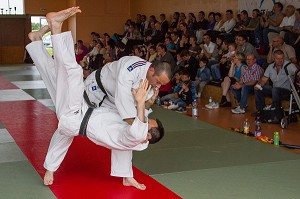 DESEQUILIBRE ET CHUTE DES JUDOKAS, COMPETITION ET DEMONSTRATION DU CLUB DE JUDO DE RUGLES, EURE (27), FRANCE 