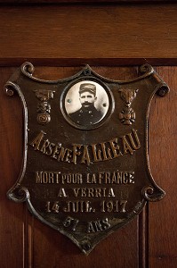 POILU DE LA PREMIERE GUERRE MONDIALE ENTERRE DANS L'EGLISE PAROISSIALE DE L'ORATOIRE CAROLINGIEN DE GERMIGNY-DES-PRES, LOIRET (45), FRANCE 
