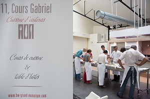 CUISINE D'AUTEUR AVEC LAURENT CLEMENT, COURS DE CUISINE, 11 COURS GABRIEL, CHARTRES, EURE-ET-LOIR (28), FRANCE 