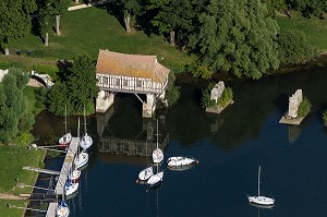 LE VIEUX MOULIN, ANCIEN MOULIN A EAU ET LA BASE NAUTIQUE DE VERNON, EURE (27), NORMANDIE, FRANCE 