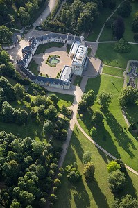 CHATEAU DE BIZY ET SON PARC VUE DU CIEL, ANCIENNE DEMEURE ROYALE DU XVIII EME SIECLE, EURE (27), NORMANDIE, FRANCE 