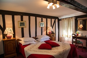 AUBERGE DE L'ABBAYE, LE BEC-HELLOUIN, LABEL PLUS BEAU VILLAGE DE FRANCE, EURE (27), FRANCE 