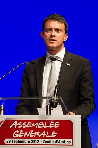 MANUEL VALLS, MINISTRE DE L'INTERIEUR AU 119 EME CONGRES NATIONAL DES SAPEURS-POMPIERS DE FRANCE, AMIENS, SOMME (80), FRANCE 