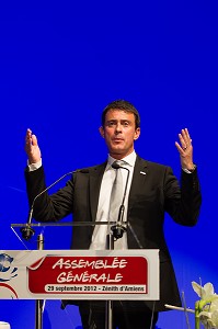 MANUEL VALLS, MINISTRE DE L'INTERIEUR AU 119 EME CONGRES NATIONAL DES SAPEURS-POMPIERS DE FRANCE, AMIENS, SOMME (80), FRANCE 