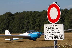 AERODROME DE BAILLEAU-ARMENONVILLE, EURE-ET-LOIR (28), FRANCE 