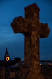 CROIX DU CIMETIERE ET EGLISE DE BOURTH, EURE (27), FRANCE 