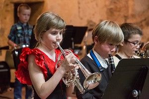 SPECTACLE CONCERT AVEC LES ENFANTS DE L'ECOLE DE MUSIQUE, RUGLES (27), FRANCE 