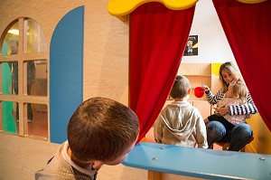 CENTRE MULTI-ACCUEIL PETITE ENFANCE ET JEUNESSE DE L'ILOT MOMES, ACTIVITES D'EVEIL, EDUCATION, PSYCHOMOTEUR, DAMVILLE (27), FRANCE 