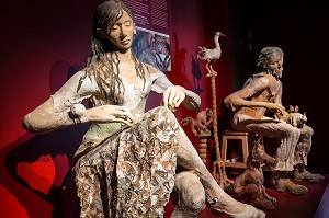 LA COUTURIERE DE PATCHWORK, SCULPTURE DE L'ARTISTE FANNY FERRE, USINE DE LA MANUFACTURE BOHIN, CONSERVATOIRE VIVANT DE L’AIGUILLE ET DE L’EPINGLE, SAINT-SULPICE-SUR-RISLE, ORNE (61), FRANC 