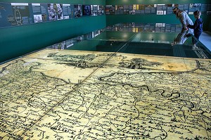 SALLE D'EXPOSITION SUR L'HISTOIRE DE L'ACIER ET DE TREFILERIE EN NORMANDIE, USINE DE LA MANUFACTURE BOHIN, CONSERVATOIRE VIVANT DE L’AIGUILLE ET DE L’EPINGLE, SAINT-SULPICE-SUR-RISLE, ORNE (61), FRANC 