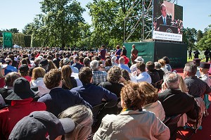 LES 10 000 INVITES DE LA COMMEMORATION AU CIMETIERE AMERICAIN EN PRESENCE BARACK OBAMA ET FRANCOIS HOLLANDE, CEREMONIE DU 70 EME ANNIVERSAIRE DU DEBARQUEMENT EN NORMANDIE, COLLEVILLE-SUR-MER (14), FRANCE 