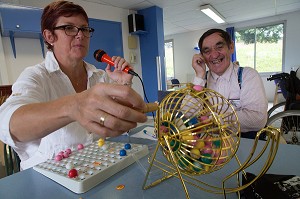 AIDE-SOIGNANTE ANIMATRICE POUR L'ORGANISATION D'UN LOTO POUR LES RESIDENTS, EHPAD ANDRE COUTURIER, ETABLISSEMENT PUBLIC DU SUD DE L'EURE, HEBERGEMENT POUR PERSONNES AGEES INDEPENDANTES, RUGLES, EURE (27), FRANCE 