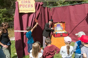 LE CIRK PUCES, PLUS PETIT CIRQUE DU MONDE, FETE DES PAYSANS ET ARTISANS, ENTREMONT-LE-VIEUX, SAVOIE (73), FRANCE 