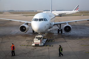 AVION DE LA COMPAGNIE AIR FRANCE SUR LE TARMAC DE L'AEROPORT D'ORLY, (94) VAL-DE-MARNE, FRANCE 