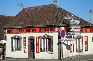 COMMERCE D'EPICERIE FINE, FRUITS ET LEGUMES BIO, BREZOLLES (28), EURE-ET-LOIR, CENTRE, FRANCE 