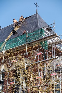 TRAVAUX DE RESTAURATION DE TOITURE SUR LA CHAPELLE DE LA SALLE DES MARIAGES DE LA VILLE DE RUGLES, (27) EURE, FRANCE 