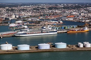 VUE AERIENNE DU GRAND PORT MARITIME DU HAVRE, PORT AUTONOME DE COMMERCE, LE HAVRE, SEINE-MARITIME (76), FRANCE 