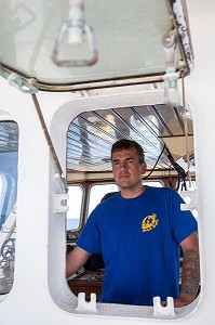 THIERRY EVAIN, PATRON DU QUENTIN-GREGOIRE AUX COMMANDES, PECHE EN MER SUR UN CHALUTIER A LA LANGOUSTINE AU LARGE DES SABLES-D'OLONNE, (85) VENDEE, PAYS DE LA LOIRE, FRANCE 