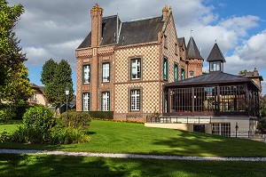FACADE DE L'HOSTELLERIE DU CLOS, RELAIS-ET-CHATEAUX, HOTEL 4 ETOILES, VERNEUIL-SUR-AVRE, (27) EURE, FRANCE