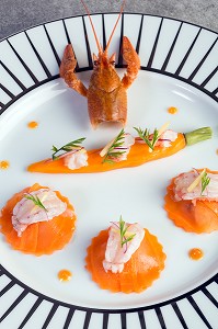 RAVIOLES DE CAROTTES FARCIES AUX ECREVISSES, RECETTE DE LAURENT CLEMENT, LIVRE DES RECETTES DE TERROIR EN EURE-ET-LOIR (28), FRANCE 