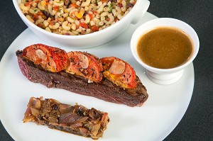 ONGLET DE BOEUF AU BLEU DE BEAUCE, COQUILLETTES AUX AROMATES, RECETTE DE LAURENT CLEMENT, LIVRE DES RECETTES DE TERROIR EN EURE-ET-LOIR (28), FRANCE 