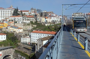 METRO ET PONT LUIS 1ER, VILLE DE PORTO, PORTUGAL 