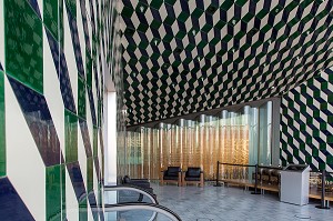 MELANGE DE VERRE ET D'AZULEJOS, CASA DA MUSICA (MAISON DE LA MUSIQUE), ARCHITECTE REM KOOLHAAS, PORTO, PORTUGAL 