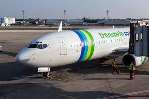 AVION DE LA COMPAGNIE AERIENNE LOWCOST TRANSAVIA PRET POUR LE DECOLLAGE, AEROPORT DE PARIS ORLY, (94) VAL DE MARNE, FRANCE 