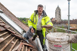 LAURENT COUVREUR CHARPENTIER DU VILLAGE, RUGLES (27), FRANCE 