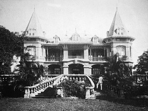 HABITATION LA FAVORITE EN 1923, PHOTO NOIR ET BLANC, DISTILLERIE LA FAVORITE, FORT-DE-FRANCE, MARTINIQUE, ANTILLES FRANCAISES, FRANCE 