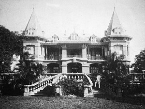 HABITATION LA FAVORITE EN 1923, PHOTO NOIR ET BLANC, DISTILLERIE LA FAVORITE, FORT-DE-FRANCE, MARTINIQUE, ANTILLES FRANCAISES, FRANCE 