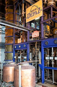 COLONNE DE DISTILLATION DU RHUM, DISTILLERIE DEPAZ, SAINT-PIERRE, MARTINIQUE, ANTILLES FRANCAISES, FRANCE 