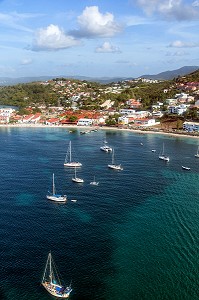 BATEAUX DE PLAISANCE ET BORDS DE MER DE L'ANSE MITAN, LES TROIS ILETS, MARTINIQUE, ANTILLES FRANCAISES, FRANCE 