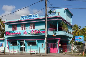 CENTRE MEDICAL (INFIRMIER ET MEDECIN) ET PHARMACIE DE L'OCEAN, SAINTE-MARIE, MARTINIQUE, ANTILLES FRANCAISES, FRANCE 