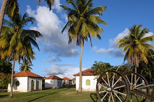 MAISONS CABANES D'ESCLAVES ENCORE HABITEES, GAIGNERON, LE LAMENTIN, MARTINIQUE, ANTILLES FRANCAISES, FRANCE 