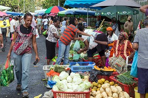MARCHE AUX FRUITS ET LEGUMES, FORT-DE-FRANCE, MARTINIQUE, ANTILLES FRANCAISES, FRANCE 